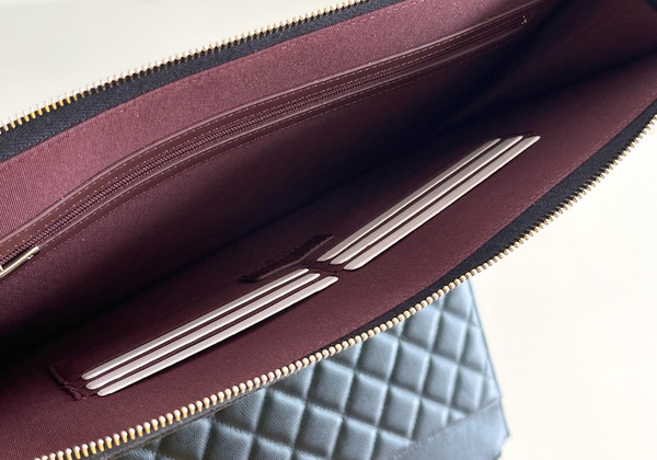 CHANEL  Caviar Quilted Large Flap Zip Clutch Black
