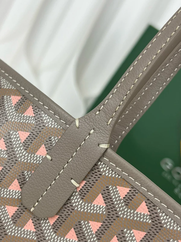 GOYARD 170 years Limited Edition  Goyardine Saint Louis Claire Voie PM Grege Powder Pink
