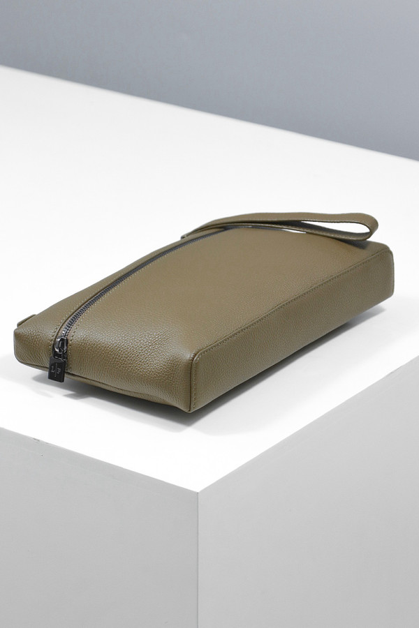 Loro Piana xtra Pouch L29  Grained Calfskin Warm Mastic/Onyx