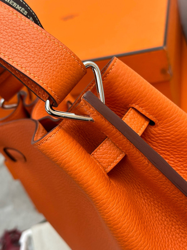 Hermès Hermes So Kelly 22 Shoulder Bag  Orange