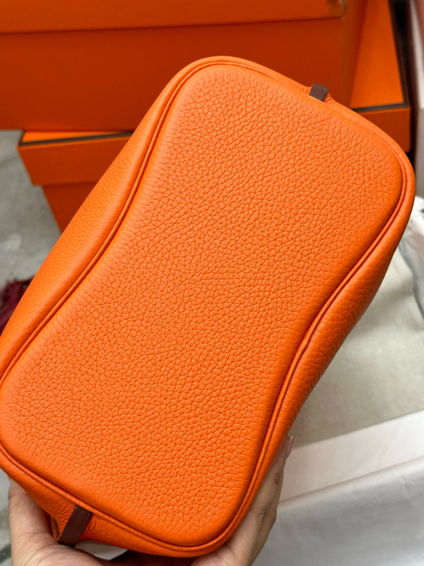 Hermès Hermes So Kelly 22 Shoulder Bag  Orange