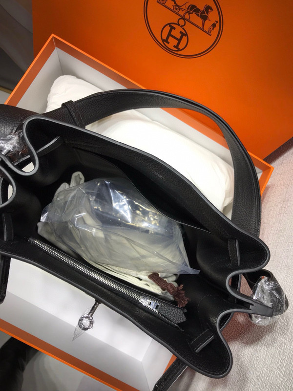 Hermès Hermes So Kelly 22 Shoulder Bag  Black