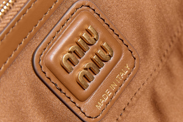 Miu Miu Beau leather bag Cognac