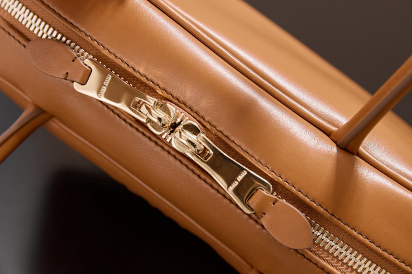 Miu Miu Beau leather bag Cognac