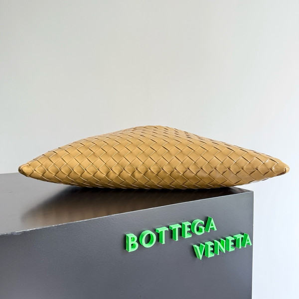 Bottega Veneta Hop Bag Dark praline