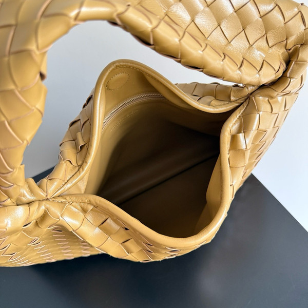 Bottega Veneta Hop Bag Dark praline
