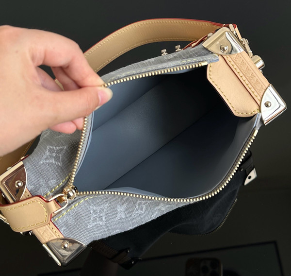 Louis Vuitton M13285 New Side Trunk MM Bag