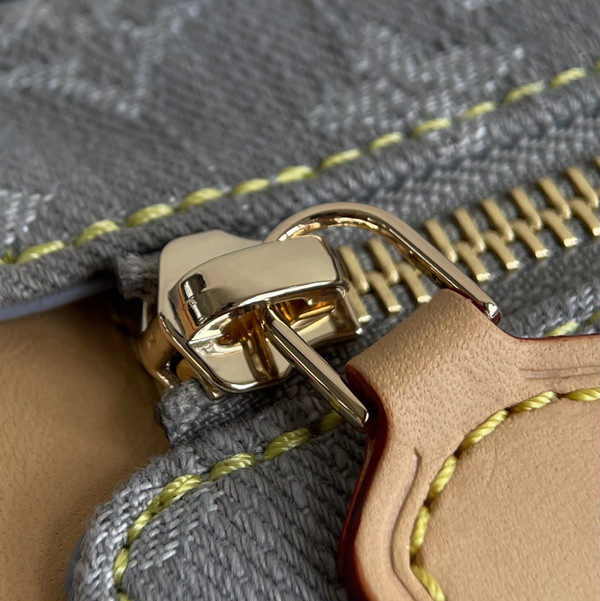 Louis Vuitton M13285 New Side Trunk MM Bag