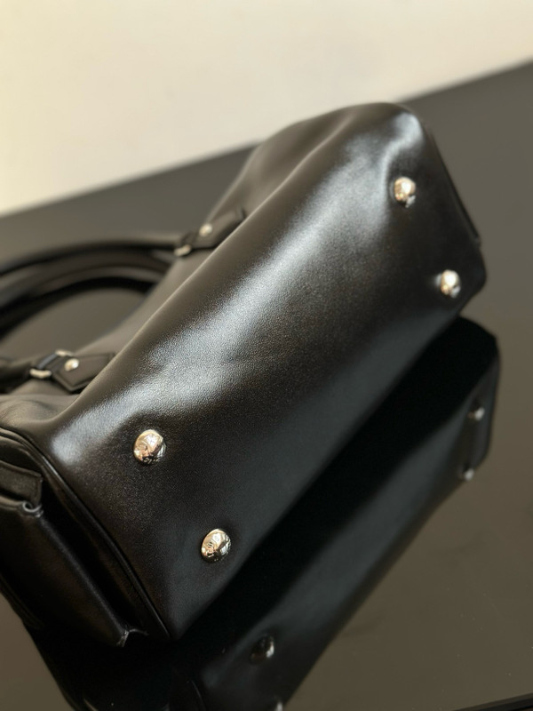 Louis Vuitton M12934 New Speedy Cargo Vibe Bag
