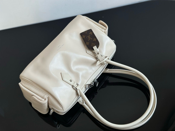 Louis Vuitton M12965 New Speedy Cargo Vibe Bag