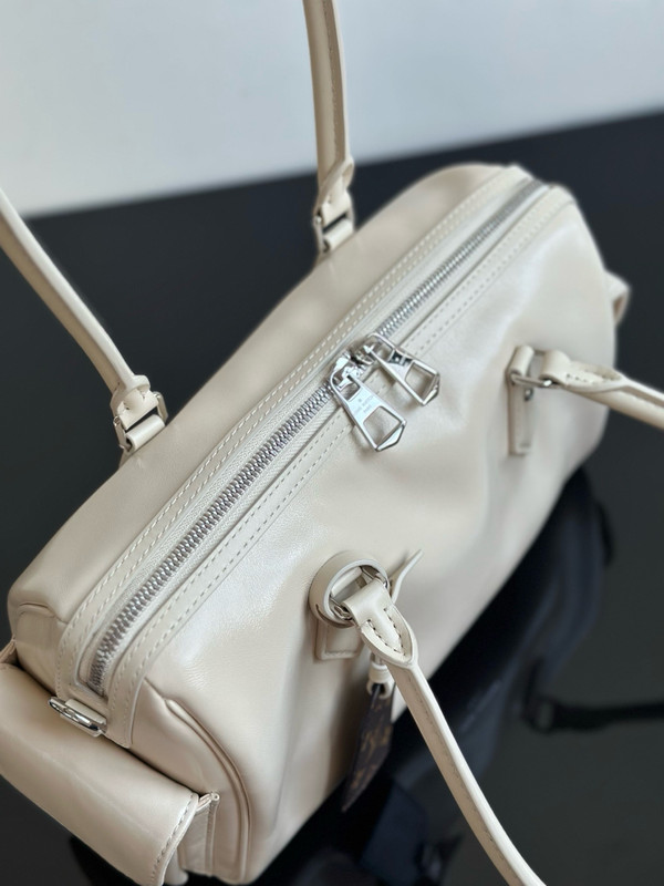Louis Vuitton M12965 New Speedy Cargo Vibe Bag