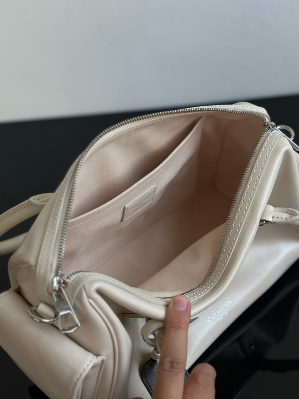 Louis Vuitton M12965 New Speedy Cargo Vibe Bag