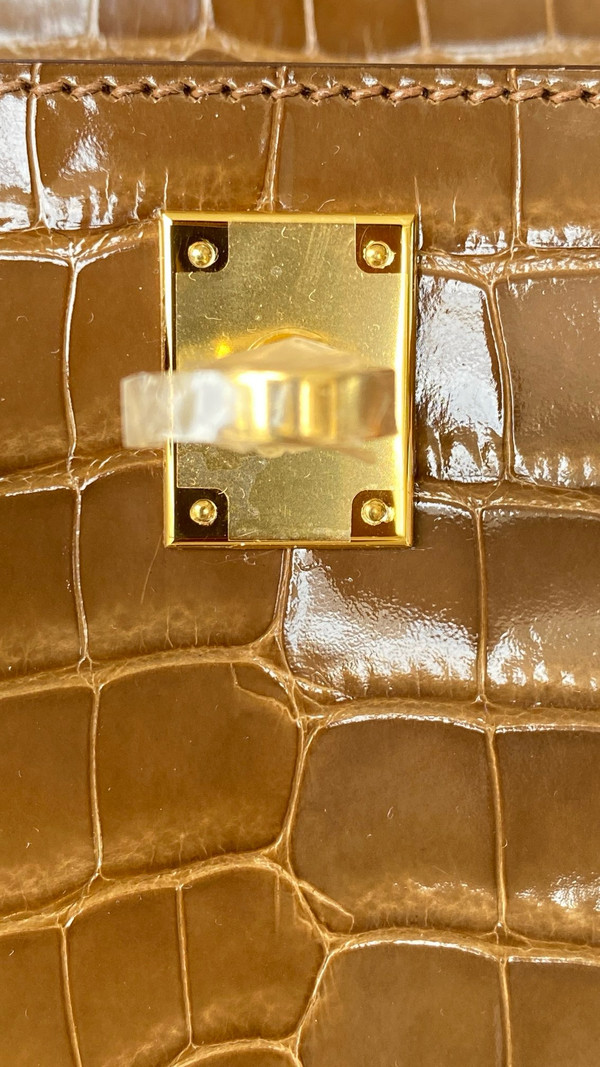 Hermès Kelly Pochette 17 Ficelle Shiny Alligator Gold Hardware