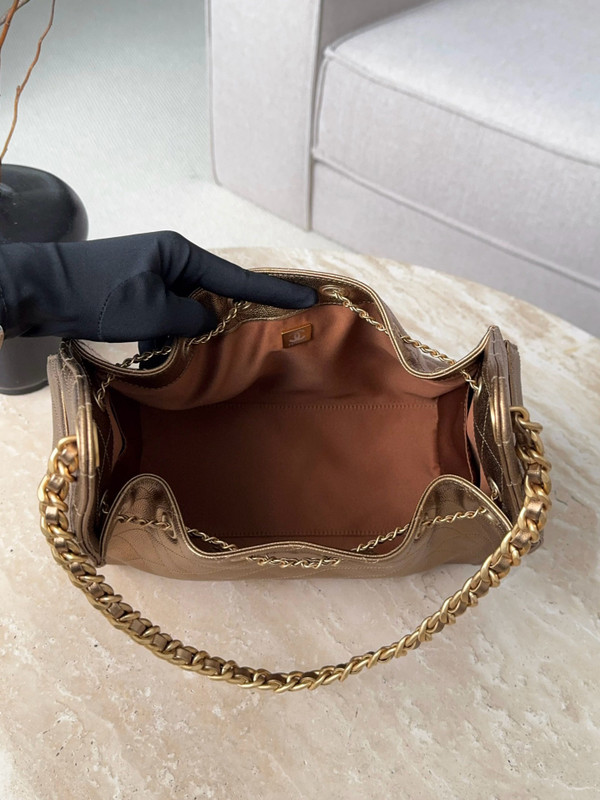 Chanel 2024/25 MÉTIERS D’ART   CHANEL 25 SMALL HANDBAG Dark Gold