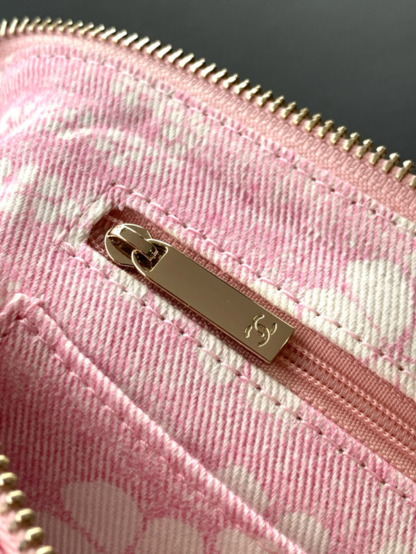 Chanel THE CHANEL COCO BEACH 2025 COLLECTION   LARGE HOBO BAG PINK