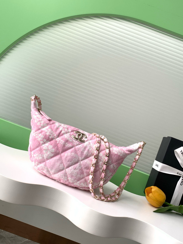 Chanel THE CHANEL COCO BEACH 2025 COLLECTION   LARGE HOBO BAG PINK