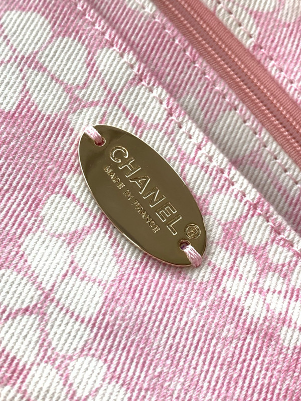 Chanel THE CHANEL COCO BEACH 2025 COLLECTION   LARGE HOBO BAG PINK