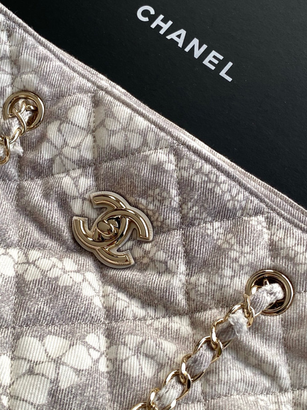 Chanel THE CHANEL COCO BEACH 2025 COLLECTION   SHOPPING BAG GRAY