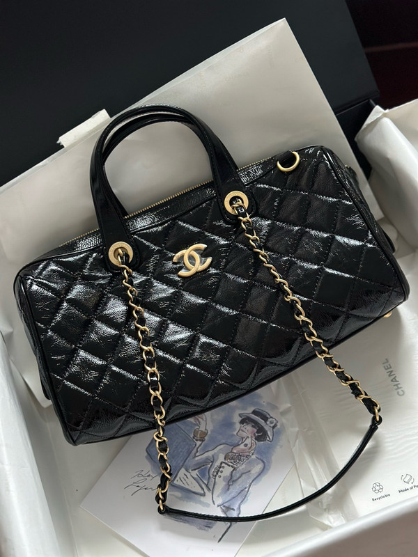 Chanel 2024/25 Métiers d’art   Large Bowling Bag Black