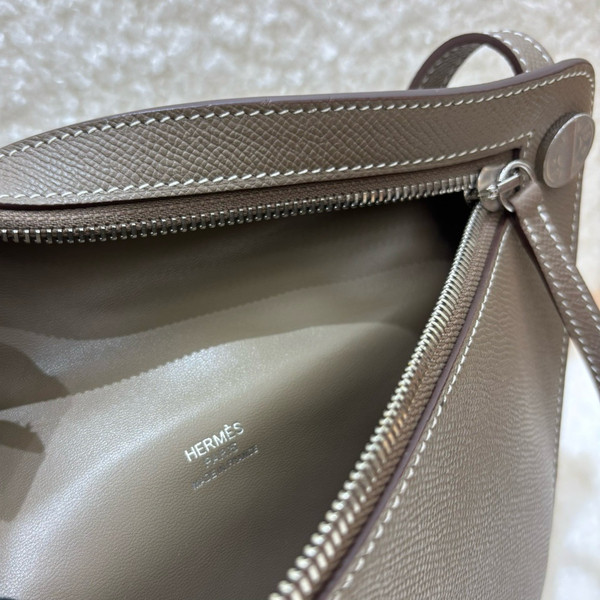 Hermes Petite Course bag Etoupe