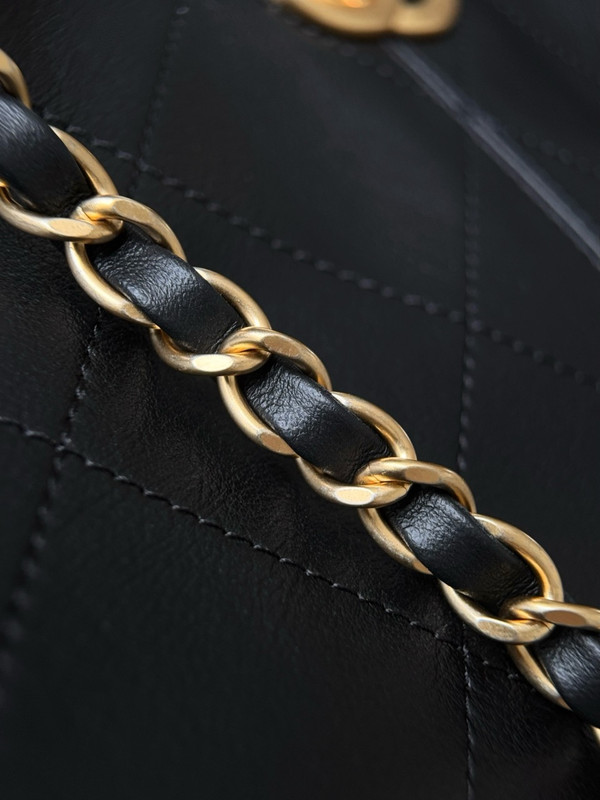 Chanel 2024/25 Métiers d'art Shopping Bag Black