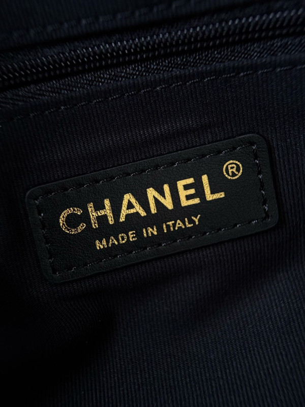 Chanel 2024/25 Métiers d'art Shopping Bag Black