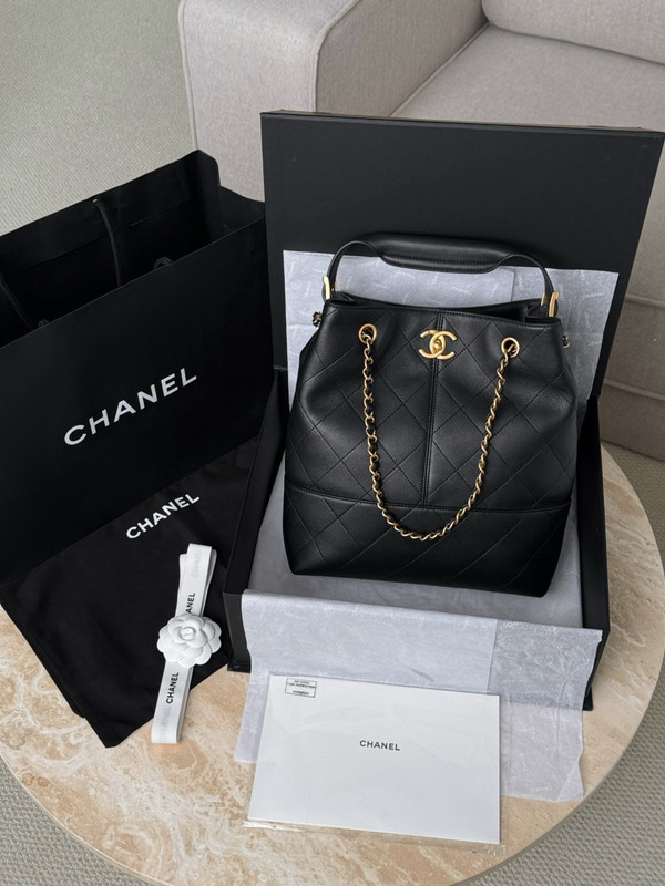 Chanel 2024/25 Métiers d’art   Shopping Bag   Calfskin & Gold-Tone Metal  Black