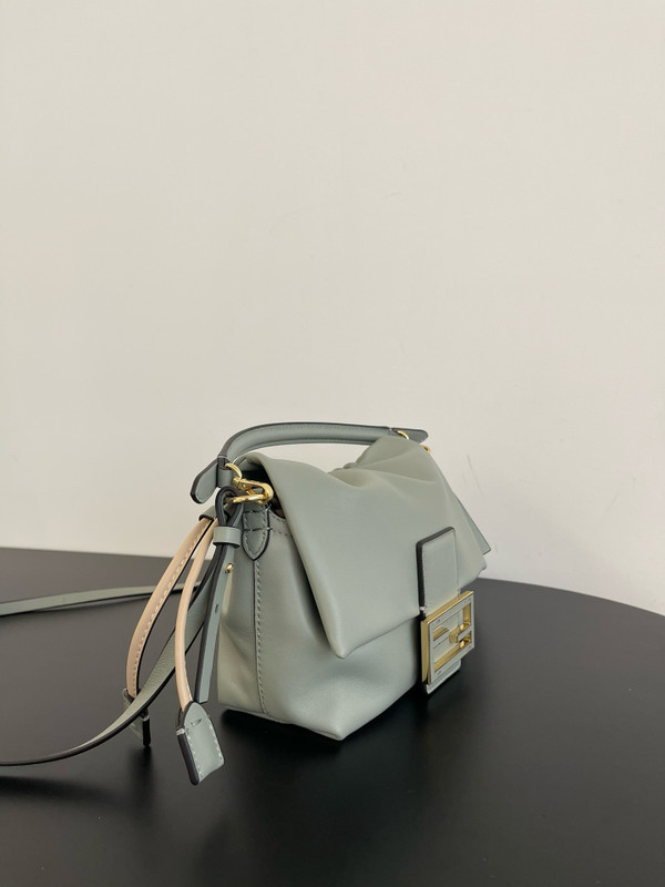 Fendi Mamma Baguette Small Green