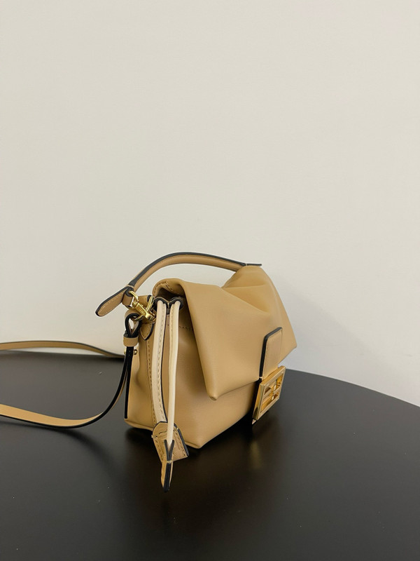 Fendi Mamma Baguette Small Cappucino