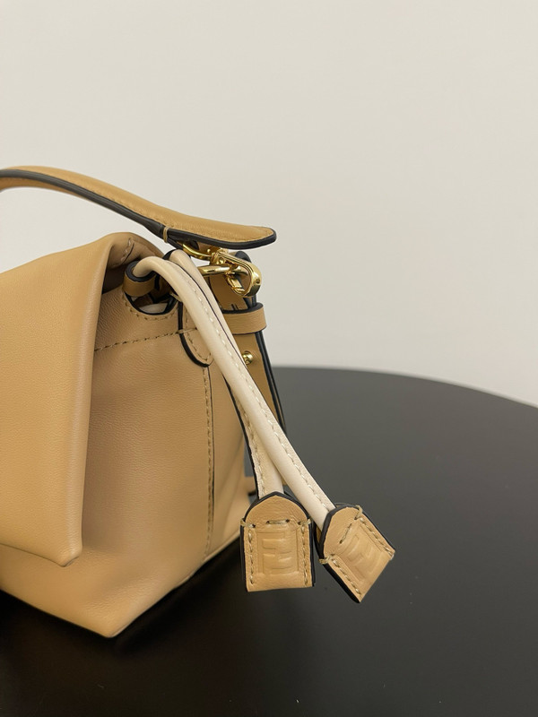 Fendi Mamma Baguette Small Cappucino