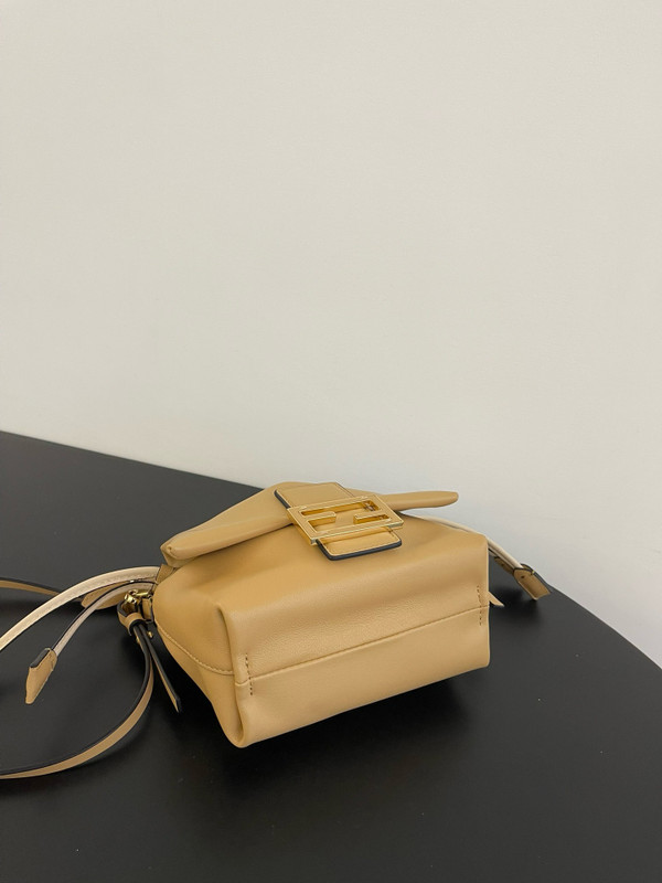 Fendi Mamma Baguette Small Cappucino