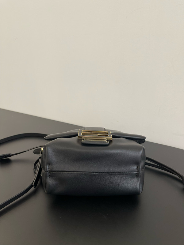 Fendi Mamma Baguette Small Black