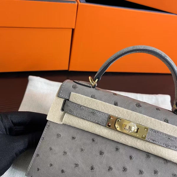 Hermès Kelly 20 Mini II Sellier Gris Tourterelle Ostrich Gold Hardware