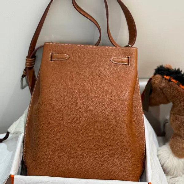 Hermès Hermes So Kelly 22 Shoulder Bag  Gold