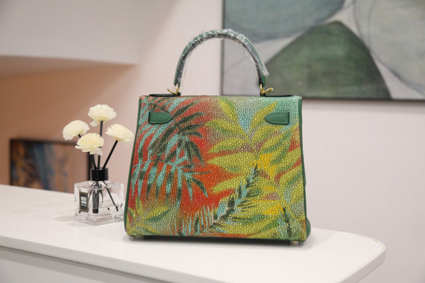 CUSTOM TROPICAL SWAROVSKI CRYSTAL HERMÈS KELLY RETOURNE 28 VERT VERTIGO CLEMENCE GOLD HARDWARE