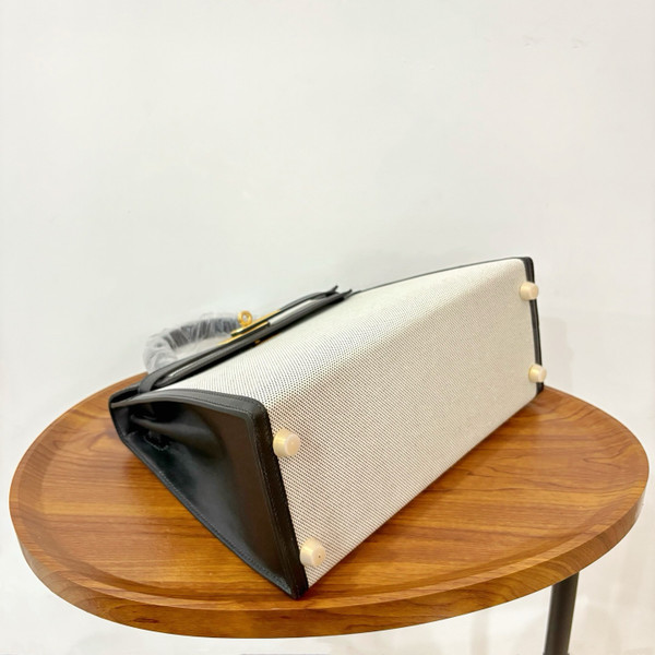 Hermes Sac Kelly Sellier 28 Toile H/Veau Swift Ecru Black With Gold Hardware