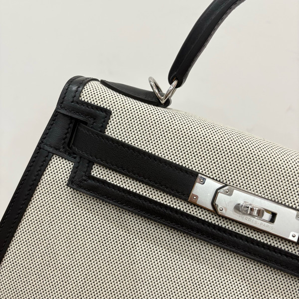 Hermes Sac Kelly  Sellier 28 Toile H/Veau Swift Ecru Black With Palladium Hardware
