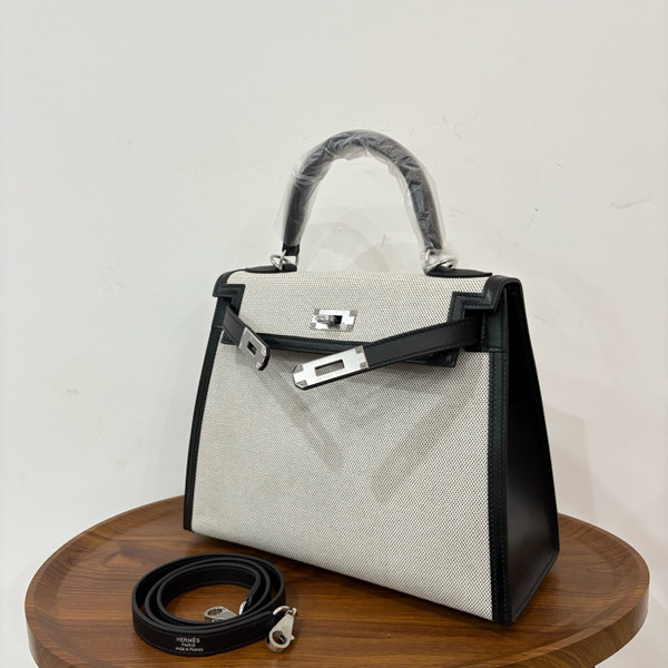 Hermes Sac Kelly  Sellier 28 Toile H/Veau Swift Ecru Black With Palladium Hardware