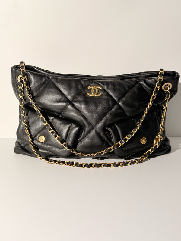 Chanel Fall-Winter 2025/26  Shopping Bag