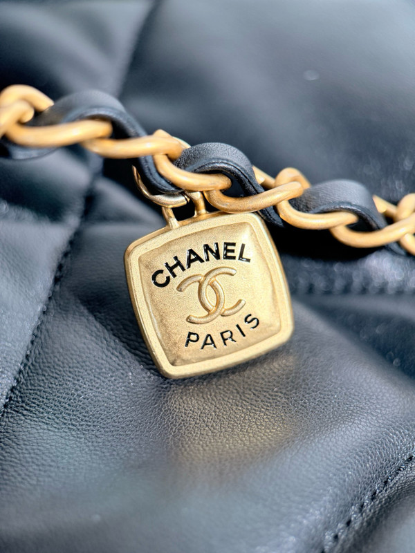 Chanel Fall-Winter 2025/26  Shopping Bag