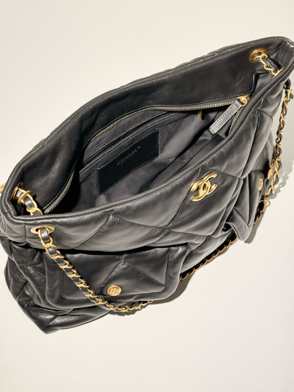 Chanel Fall-Winter 2025/26  Shopping Bag