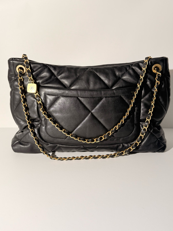 Chanel Fall-Winter 2025/26  Shopping Bag