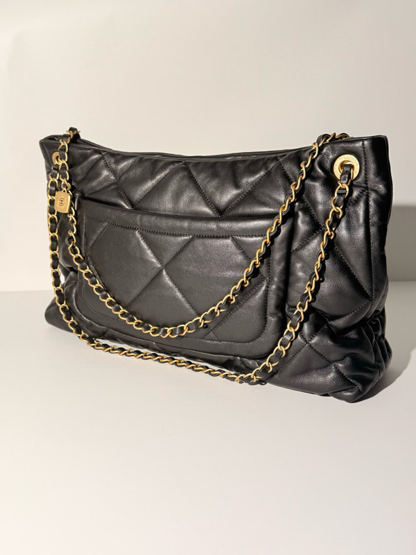 Chanel Fall-Winter 2025/26  Shopping Bag