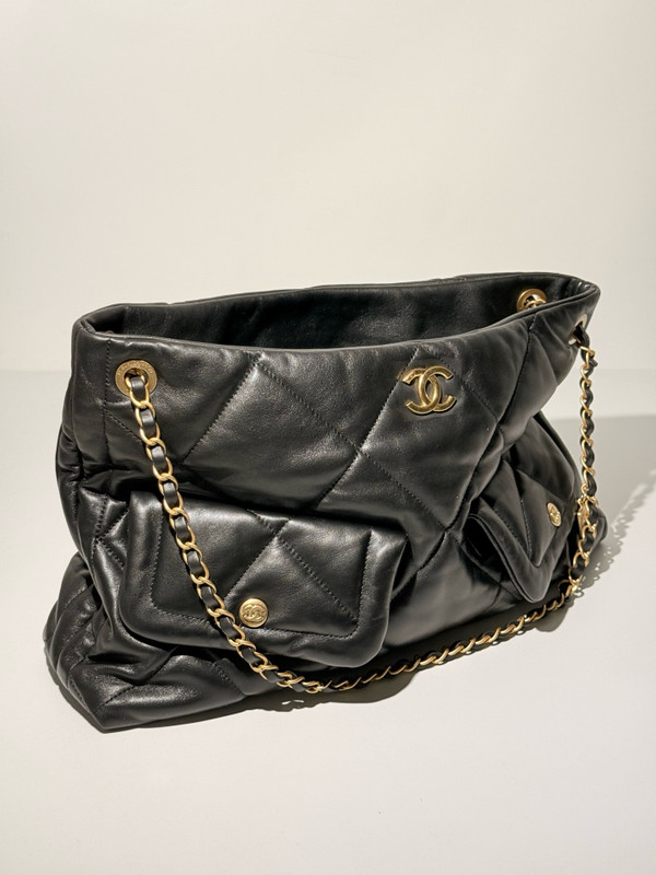 Chanel Fall-Winter 2025/26  Shopping Bag