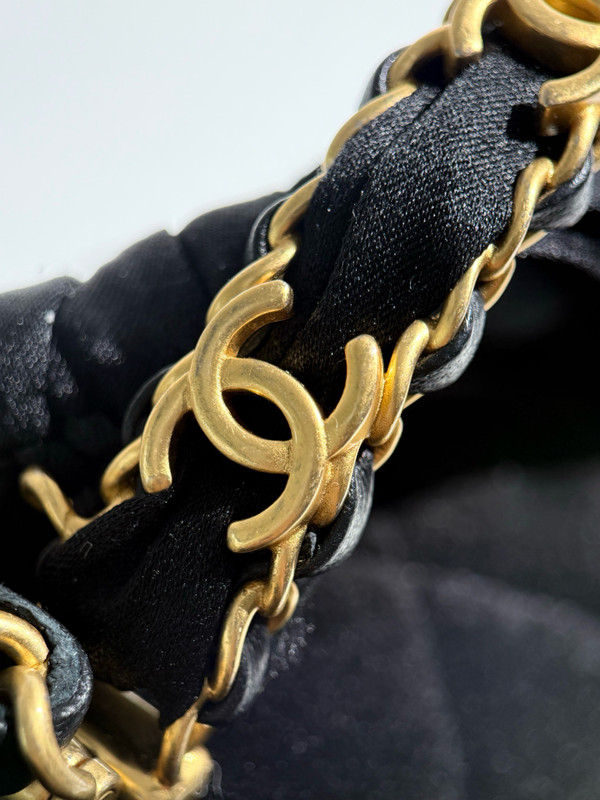 Chanel Fall-Winter 2025/26   Mini Flap Bag with Top Handle