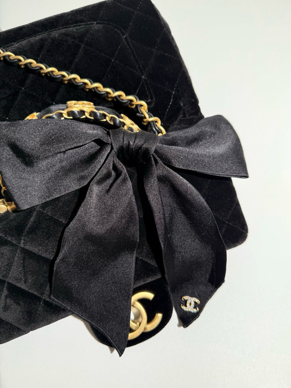 Chanel Fall-Winter 2025/26   Mini Flap Bag with Top Handle