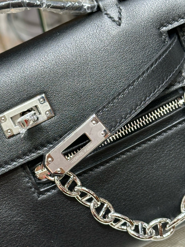 HERMÈS Kelly Pochette Rock 22cm in Black Swift Leather