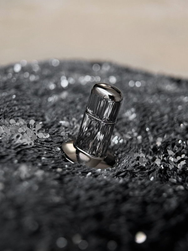 Chanel Fall-Winter 2025/26 Pre-Collection   Evening Bag   Quilted Gradient Sequins & Ruthenium-Finish Metal  Silver & Black