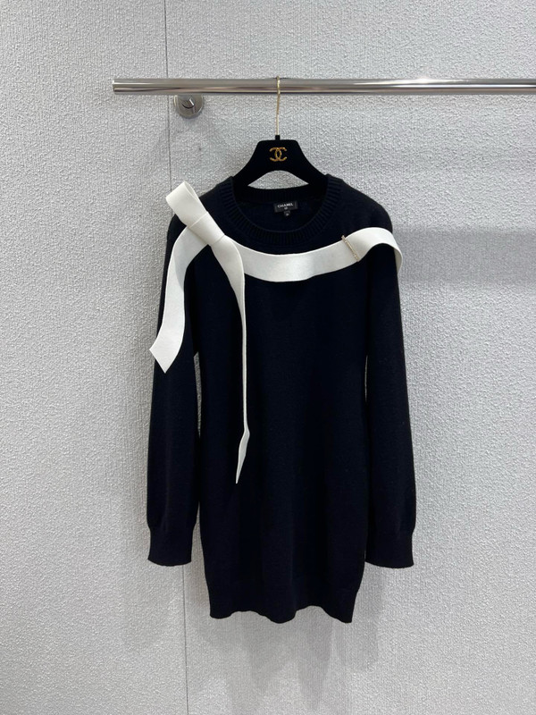 Chanel Fall-Winter 2025/26   Short Dress   Cashmere  Black & Ecru