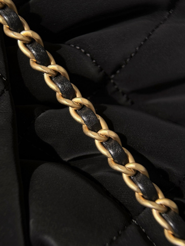 Chanel Fall-Winter 2025/26   Mini Bow Bag